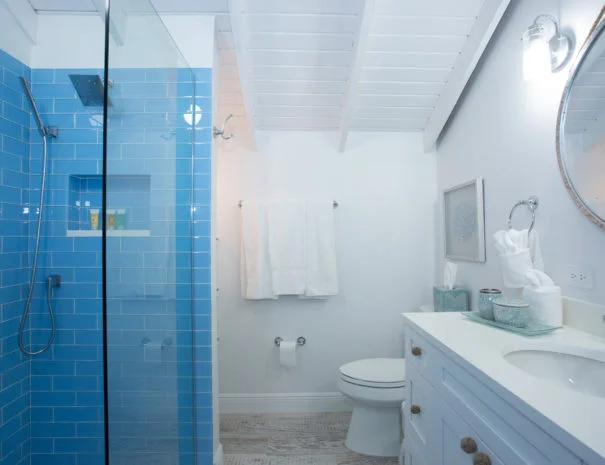 https://www.sircaymanislands.com/villas-of-the-galleon