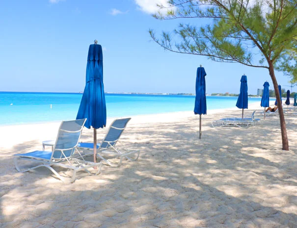 HelloVillas-Seven Mile Beach Perfection!